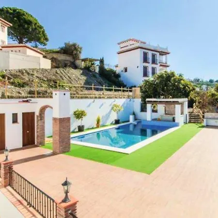 Elegant With Jacuzzi In