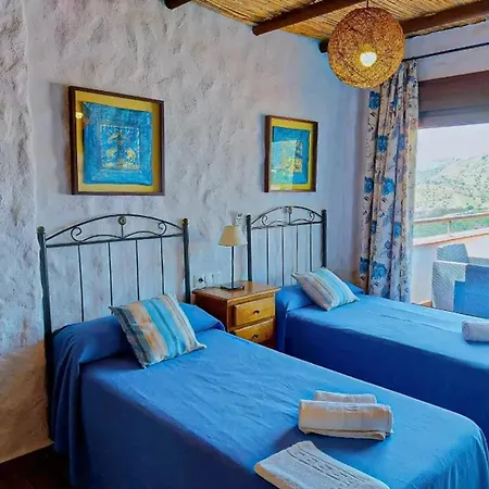 Elegant With Jacuzzi In Willa Canillas de Albaida